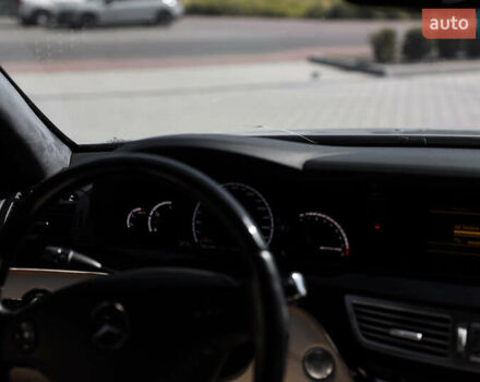 Серый Мерседес С Класс, объемом двигателя 6.2 л и пробегом 177 тыс. км за 15500 $, фото 33 на Automoto.ua