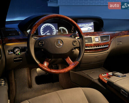 Мерседес С Клас 2008 у Ужгороді на Automoto.ua Сірий Мерседес С Клас, об'ємом двигуна 3 л та пробігом 231 тис. км за 10700 $, фото 91 на Automoto.ua