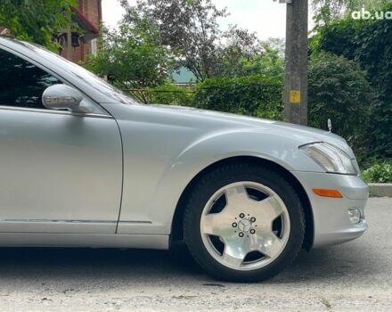 Серый Мерседес С Класс, объемом двигателя 5.5 л и пробегом 294 тыс. км за 12490 $, фото 3 на Automoto.ua