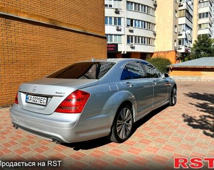 Серый Мерседес С Класс, объемом двигателя 5.5 л и пробегом 250 тыс. км за 12000 $, фото 2 на Automoto.ua