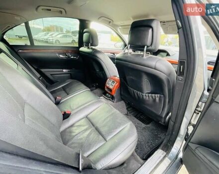 Сірий Мерседес С Клас, об'ємом двигуна 2.99 л та пробігом 215 тис. км за 12100 $, фото 9 на Automoto.ua