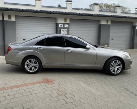 Серый Мерседес С Класс, объемом двигателя 3 л и пробегом 419 тыс. км за 10500 $, фото 3 на Automoto.ua