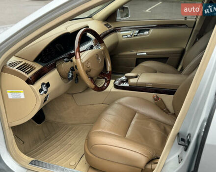 Серый Мерседес С Класс, объемом двигателя 5.5 л и пробегом 203 тыс. км за 14900 $, фото 12 на Automoto.ua