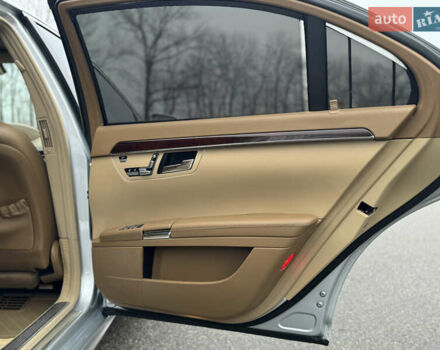 Серый Мерседес С Класс, объемом двигателя 5.5 л и пробегом 203 тыс. км за 14900 $, фото 26 на Automoto.ua