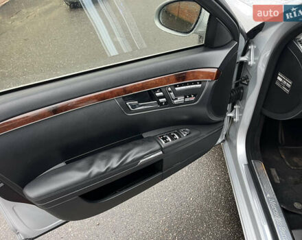 Серый Мерседес С Класс, объемом двигателя 2.99 л и пробегом 380 тыс. км за 11800 $, фото 18 на Automoto.ua