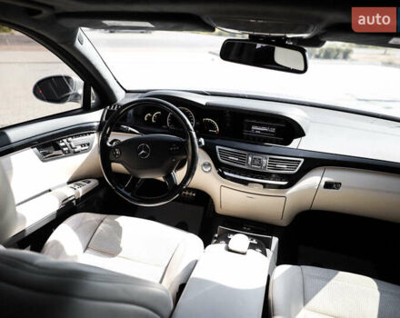 Серый Мерседес С Класс, объемом двигателя 6.2 л и пробегом 177 тыс. км за 15500 $, фото 25 на Automoto.ua