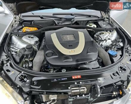 Серый Мерседес С Класс, объемом двигателя 5.5 л и пробегом 260 тыс. км за 10800 $, фото 3 на Automoto.ua