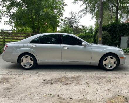 Серый Мерседес С Класс, объемом двигателя 5.5 л и пробегом 294 тыс. км за 12490 $, фото 5 на Automoto.ua