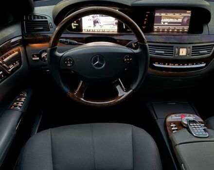 Мерседес С Клас 2008 у Ужгороді на Automoto.ua Сірий Мерседес С Клас, об'ємом двигуна 3 л та пробігом 231 тис. км за 10700 $, фото 22 на Automoto.ua