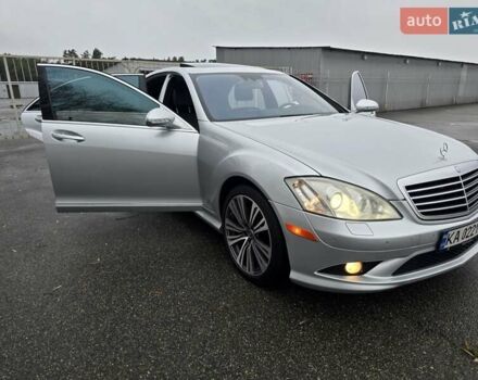 Серый Мерседес С Класс, объемом двигателя 5.5 л и пробегом 260 тыс. км за 10800 $, фото 12 на Automoto.ua