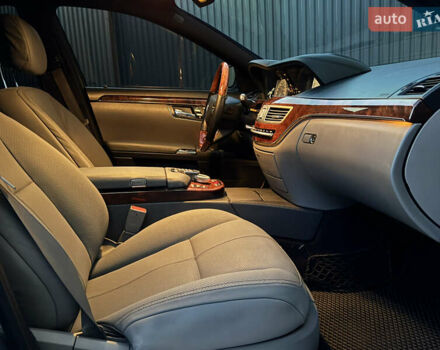 Мерседес С Клас 2008 у Ужгороді на Automoto.ua Сірий Мерседес С Клас, об'ємом двигуна 3 л та пробігом 231 тис. км за 10700 $, фото 66 на Automoto.ua