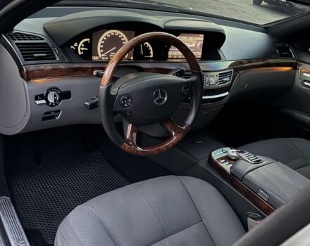 Мерседес С Клас 2008 у Ужгороді на Automoto.ua Сірий Мерседес С Клас, об'ємом двигуна 3 л та пробігом 231 тис. км за 10700 $, фото 12 на Automoto.ua