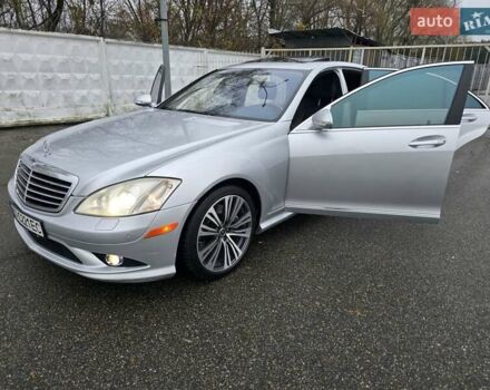 Серый Мерседес С Класс, объемом двигателя 5.5 л и пробегом 260 тыс. км за 10800 $, фото 9 на Automoto.ua