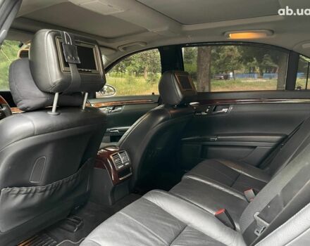 Серый Мерседес С Класс, объемом двигателя 5.5 л и пробегом 294 тыс. км за 12490 $, фото 21 на Automoto.ua