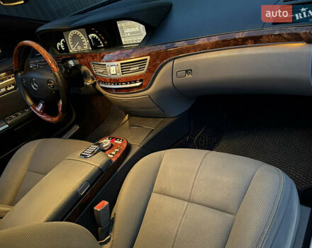 Мерседес С Клас 2008 у Ужгороді на Automoto.ua Сірий Мерседес С Клас, об'ємом двигуна 3 л та пробігом 231 тис. км за 10700 $, фото 84 на Automoto.ua