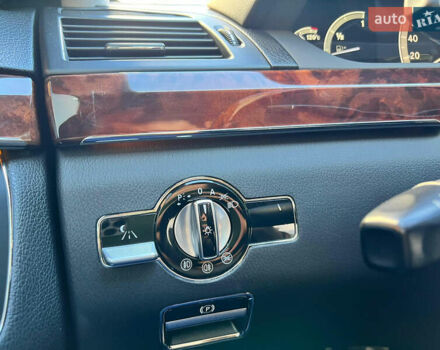 Серый Мерседес С Класс, объемом двигателя 5.5 л и пробегом 264 тыс. км за 9900 $, фото 2 на Automoto.ua