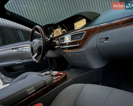 Мерседес С Клас 2008 у Ужгороді на Automoto.ua Сірий Мерседес С Клас, об'ємом двигуна 3 л та пробігом 231 тис. км за 10700 $, фото 51 на Automoto.ua