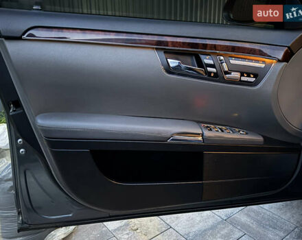 Мерседес С Клас 2008 у Ужгороді на Automoto.ua Сірий Мерседес С Клас, об'ємом двигуна 3 л та пробігом 231 тис. км за 10700 $, фото 80 на Automoto.ua