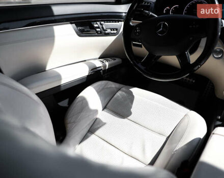 Серый Мерседес С Класс, объемом двигателя 6.2 л и пробегом 177 тыс. км за 15500 $, фото 31 на Automoto.ua