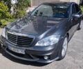 Серый Мерседес С Класс, объемом двигателя 5.5 л и пробегом 330 тыс. км за 13700 $, фото 1 на Automoto.ua