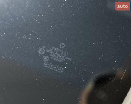 Серый Мерседес С Класс, объемом двигателя 6.2 л и пробегом 177 тыс. км за 15500 $, фото 83 на Automoto.ua