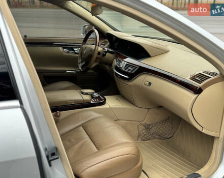 Серый Мерседес С Класс, объемом двигателя 5.5 л и пробегом 203 тыс. км за 14900 $, фото 27 на Automoto.ua