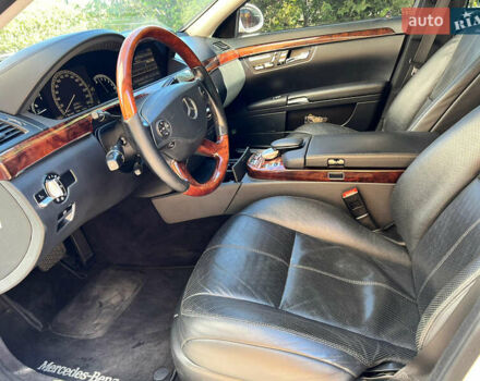 Серый Мерседес С Класс, объемом двигателя 5.5 л и пробегом 264 тыс. км за 9900 $, фото 8 на Automoto.ua