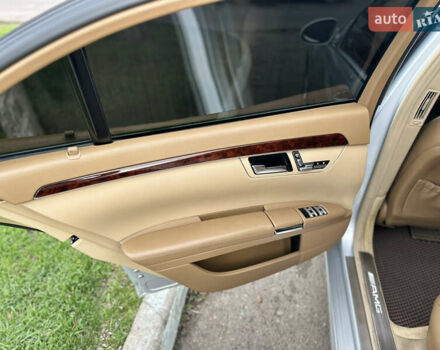 Серый Мерседес С Класс, объемом двигателя 3.5 л и пробегом 223 тыс. км за 13500 $, фото 3 на Automoto.ua