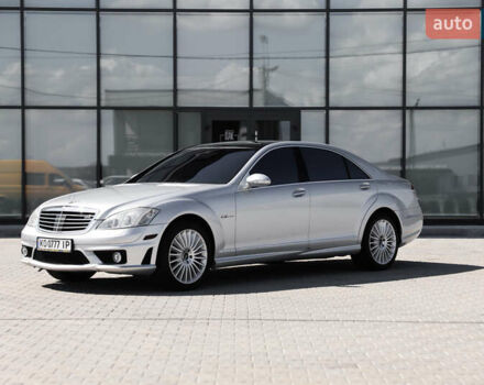 Серый Мерседес С Класс, объемом двигателя 6.2 л и пробегом 177 тыс. км за 15500 $, фото 2 на Automoto.ua