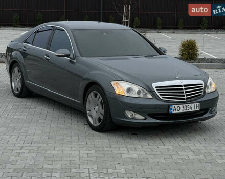 Серый Мерседес С Класс, объемом двигателя 3 л и пробегом 220 тыс. км за 9900 $, фото 3 на Automoto.ua