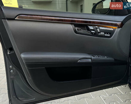 Мерседес С Клас 2008 у Ужгороді на Automoto.ua Сірий Мерседес С Клас, об'ємом двигуна 3 л та пробігом 231 тис. км за 10700 $, фото 55 на Automoto.ua