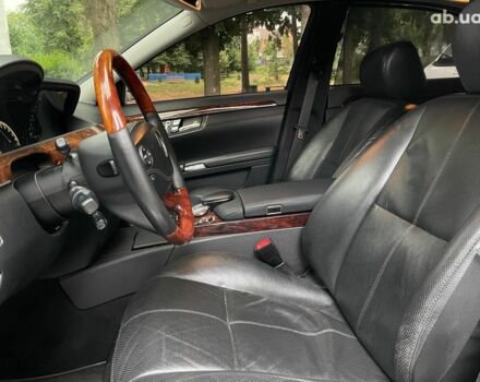 Серый Мерседес С Класс, объемом двигателя 5.5 л и пробегом 294 тыс. км за 12490 $, фото 16 на Automoto.ua