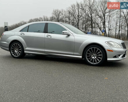 Серый Мерседес С Класс, объемом двигателя 5.5 л и пробегом 203 тыс. км за 14900 $, фото 1 на Automoto.ua