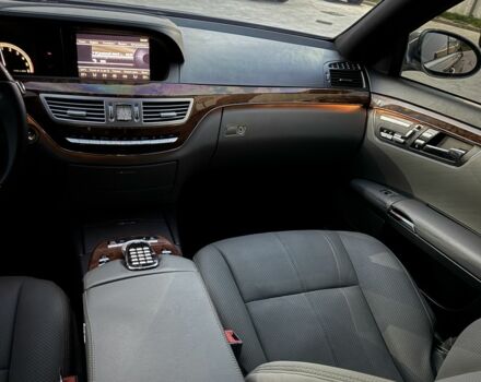 Мерседес С Клас 2008 у Ужгороді на Automoto.ua Сірий Мерседес С Клас, об'ємом двигуна 3 л та пробігом 231 тис. км за 10700 $, фото 13 на Automoto.ua