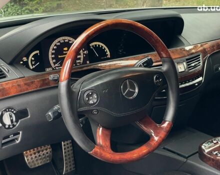 Серый Мерседес С Класс, объемом двигателя 5.5 л и пробегом 294 тыс. км за 12490 $, фото 14 на Automoto.ua
