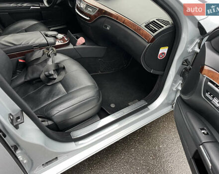 Серый Мерседес С Класс, объемом двигателя 2.99 л и пробегом 380 тыс. км за 11800 $, фото 9 на Automoto.ua