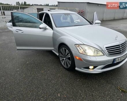 Серый Мерседес С Класс, объемом двигателя 5.5 л и пробегом 260 тыс. км за 10800 $, фото 11 на Automoto.ua