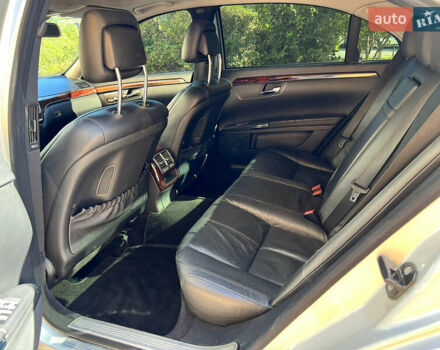 Серый Мерседес С Класс, объемом двигателя 5.5 л и пробегом 264 тыс. км за 9900 $, фото 9 на Automoto.ua