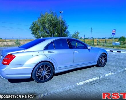 Сірий Мерседес С Клас, об'ємом двигуна 5 л та пробігом 193 тис. км за 10399 $, фото 5 на Automoto.ua