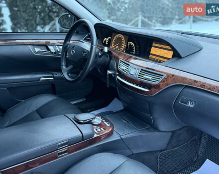 Серый Мерседес С Класс, объемом двигателя 3 л и пробегом 350 тыс. км за 10400 $, фото 33 на Automoto.ua