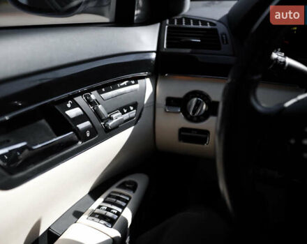 Серый Мерседес С Класс, объемом двигателя 6.2 л и пробегом 177 тыс. км за 15500 $, фото 40 на Automoto.ua