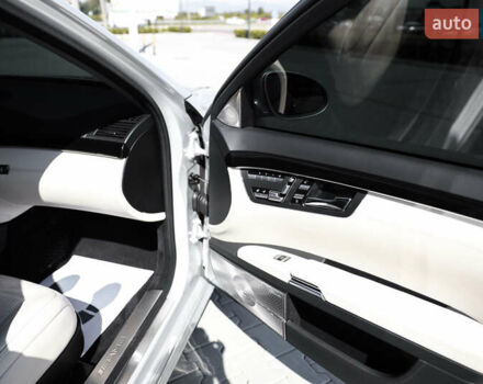 Серый Мерседес С Класс, объемом двигателя 6.2 л и пробегом 177 тыс. км за 15500 $, фото 76 на Automoto.ua