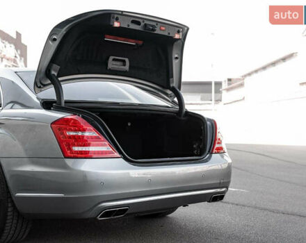 Серый Мерседес С Класс, объемом двигателя 6.21 л и пробегом 34 тыс. км за 80000 $, фото 68 на Automoto.ua