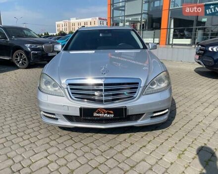 Сірий Мерседес С Клас, об'ємом двигуна 3 л та пробігом 154 тис. км за 17700 $, фото 1 на Automoto.ua