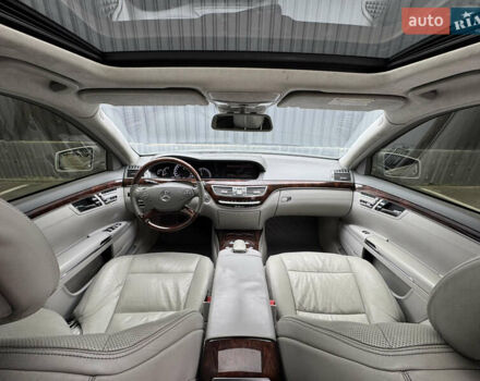 Сірий Мерседес С Клас, об'ємом двигуна 5.46 л та пробігом 218 тис. км за 13200 $, фото 25 на Automoto.ua