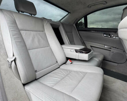 Сірий Мерседес С Клас, об'ємом двигуна 5.46 л та пробігом 218 тис. км за 13200 $, фото 26 на Automoto.ua