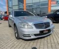 Сірий Мерседес С Клас, об'ємом двигуна 3 л та пробігом 154 тис. км за 17700 $, фото 1 на Automoto.ua