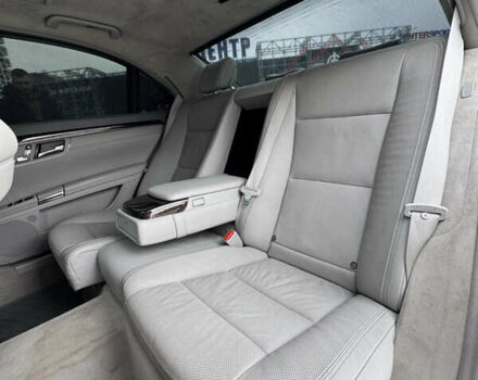 Сірий Мерседес С Клас, об'ємом двигуна 5.46 л та пробігом 218 тис. км за 13200 $, фото 29 на Automoto.ua