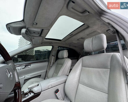Сірий Мерседес С Клас, об'ємом двигуна 5.46 л та пробігом 218 тис. км за 13200 $, фото 30 на Automoto.ua