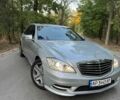 Сірий Мерседес С Клас, об'ємом двигуна 3 л та пробігом 439 тис. км за 15800 $, фото 1 на Automoto.ua